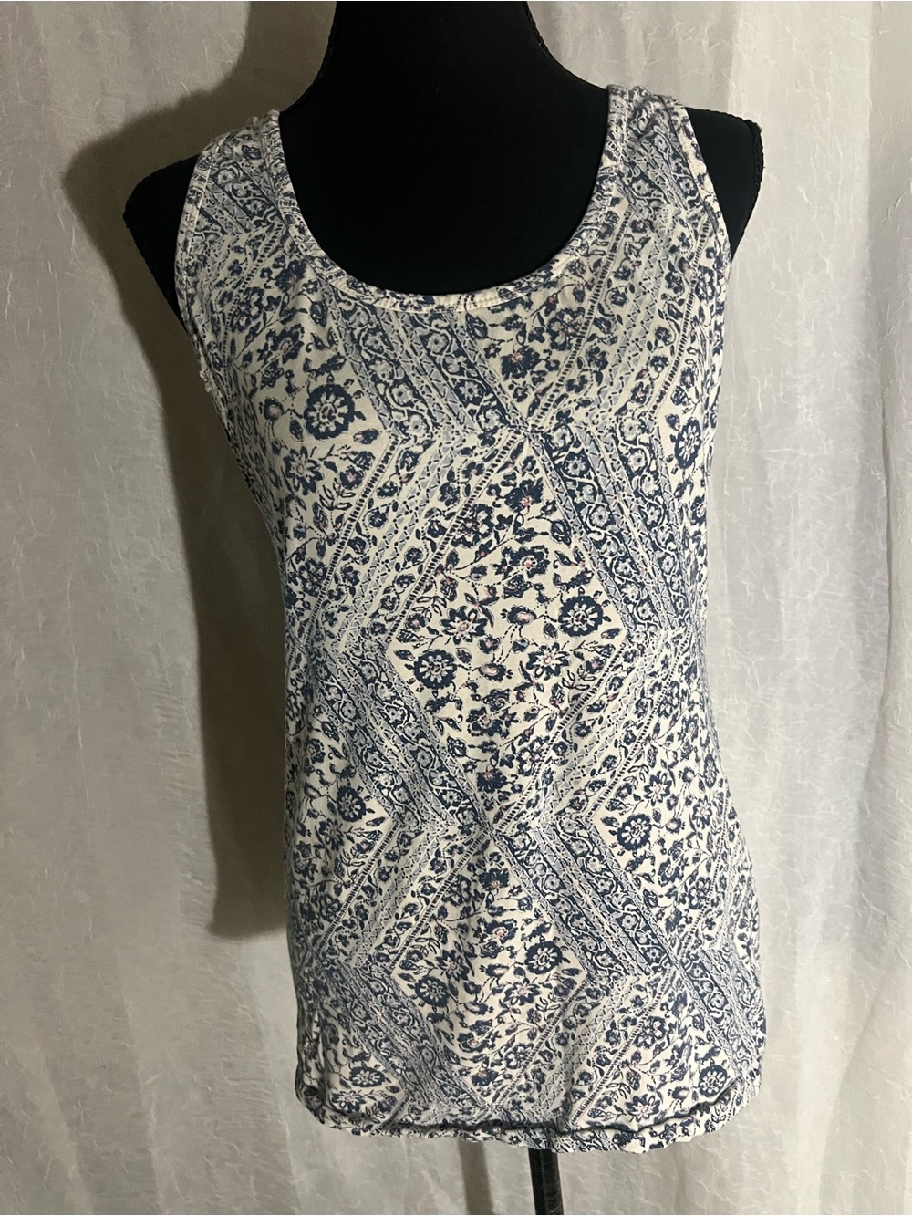 Maurices White and Blue Floral Print Tank Top